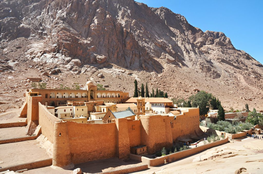Viaje al Monte Sinaí y al Monasterio de Santa Catalina desde El Cairo.