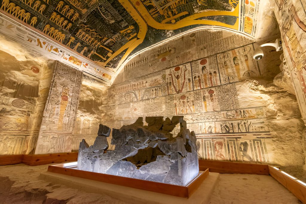 7-Day Pyramids Cairo Tour with Luxor, Aswan and Abu Simbel